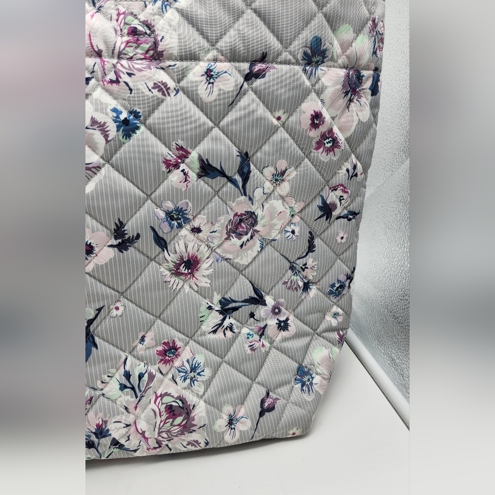 Vera Bradley Zinnias Quilted XTRA Large Tote/Bag 24"x15" Inner Zipper Pocket - Picture 12 of 15